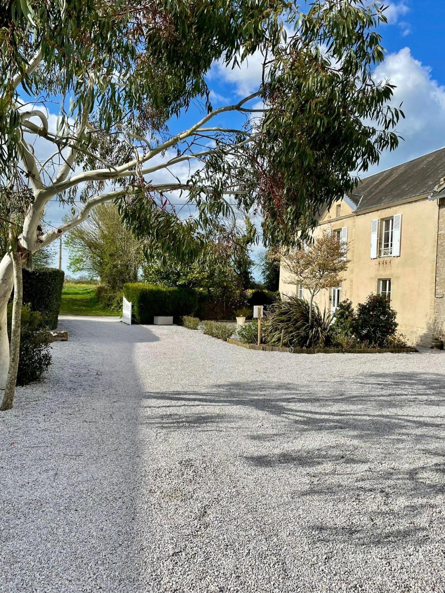 Les Chambres D'Omaha Beach Etablissement Avec Deux Chambres D'Hotes, Petit-Dejeuner Compris Fait-Maison Et Produits Locaux Вьервиль-сюр-Мер Экстерьер фото