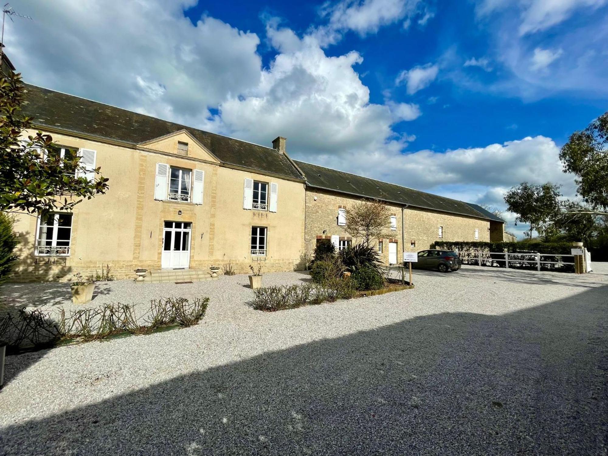 Les Chambres D'Omaha Beach Etablissement Avec Deux Chambres D'Hotes, Petit-Dejeuner Compris Fait-Maison Et Produits Locaux Вьервиль-сюр-Мер Экстерьер фото
